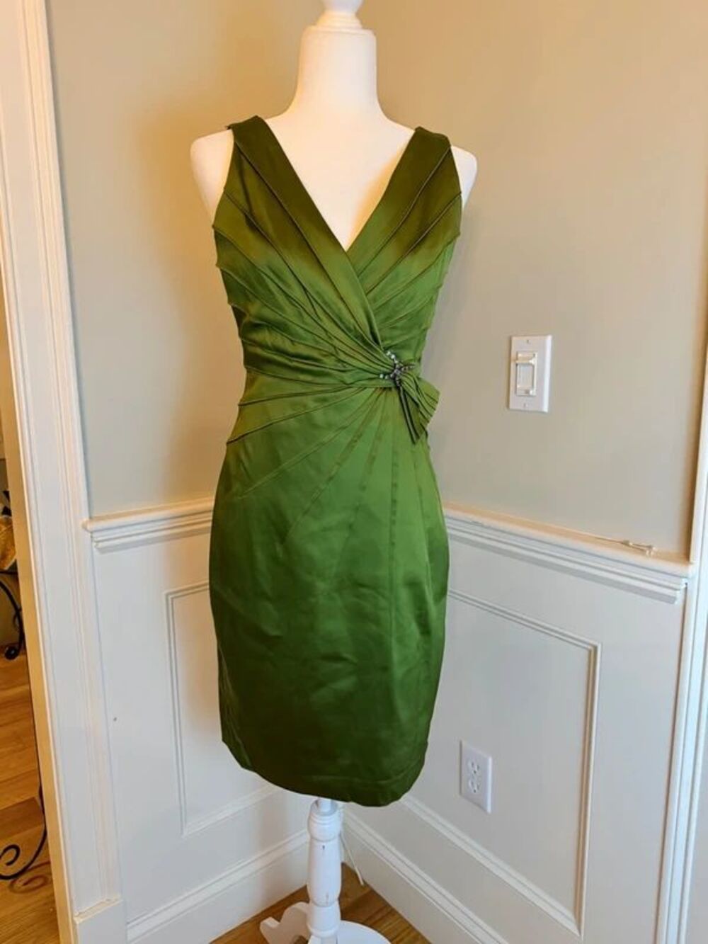 Jones New York Olive Green Satin Sheath Dress Size 8